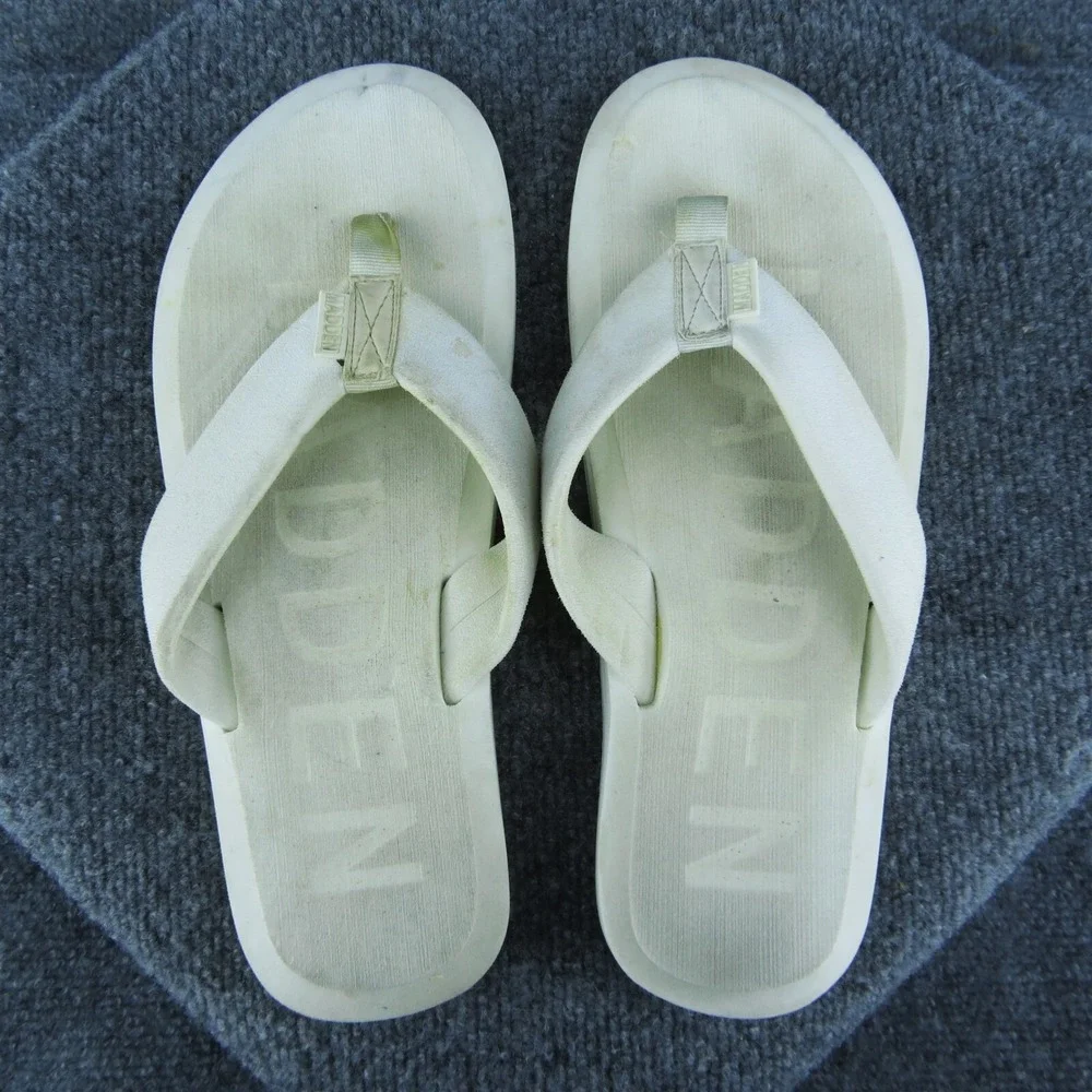 Madden Beachy Men Flip Flop Sandals Off White Synthetic Slip On‎ Size 9 Medium